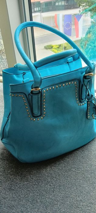 Дамска чанта от кожа в бяло и Стилна и функционална дамска чанта