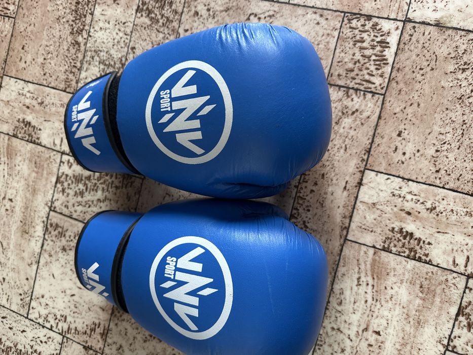 боксерские перчатки и шлем vnv sports