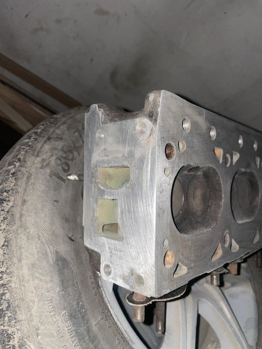 Продаю головка на газель умз 4216