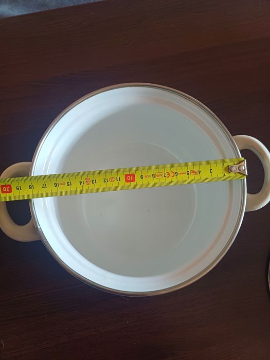 Тенджера Дебелостенна