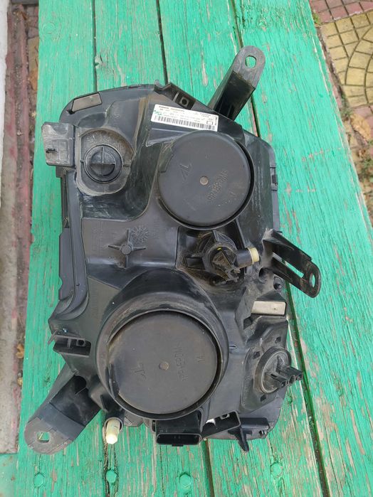 Фар за Дачия втора употреба