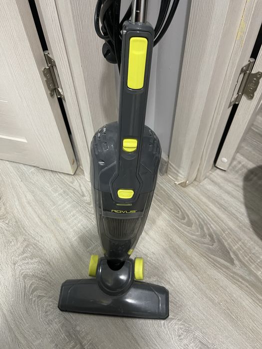 Вертикальный легкий пылесос