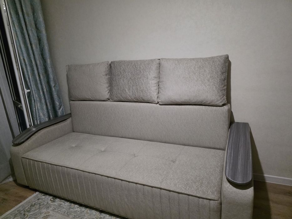 Продаётся диван в отличном состояние