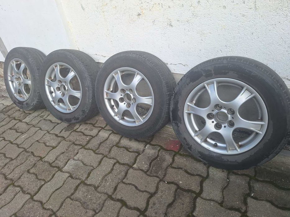 Vand 4 jante de aliaj pe 15