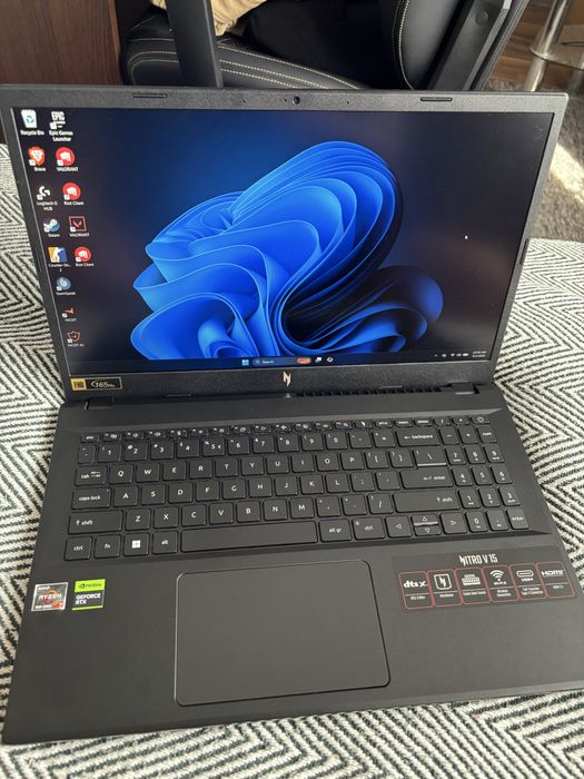 Laptop Gaming Acer Nitro V 15 – Ryzen 7 7735HS, RTX 4050, 16GB, 165Hz