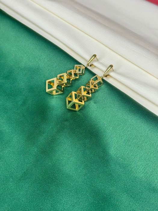 Рассрочка 0% в месяц по 36 615тг, серьги желтое золото 585*