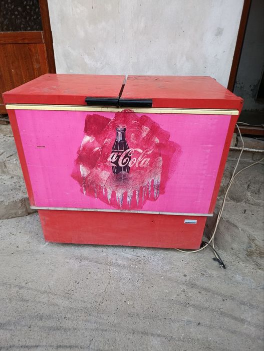 Холодильник кока кола