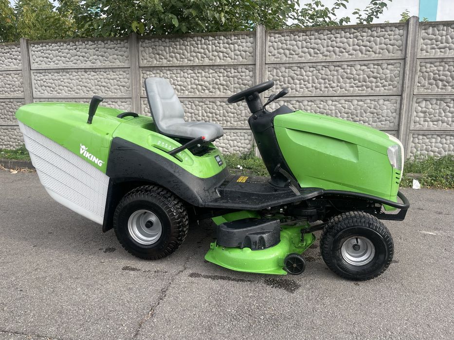 Tractoras de tuns iarba gazon Viking T6 3 cutite