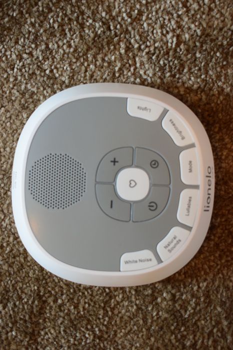 Lampa de veghe, sunete albe Lionelo