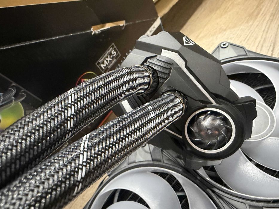 Продавам водно охлаждане Liquid Freezer II 420 A-RGB