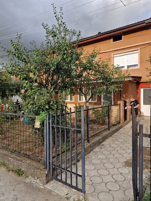 Vând apartament 2 camere la parter, zona ACH, Caransebeș