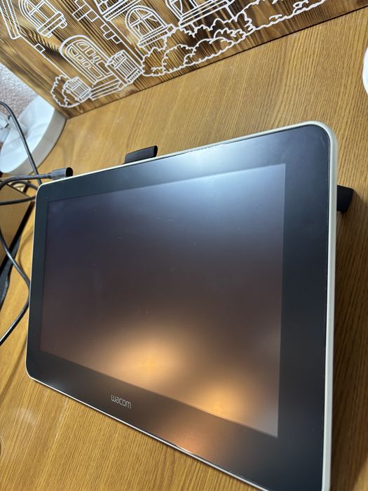 Wacom One 13.3” Creative Pen Display – stare excelentă, completă!