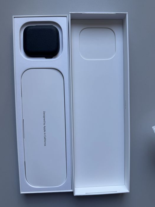 Apple Watch 9, Carcasa Midnight Aluminium 45 mm, Midnight Sp. Band S\M