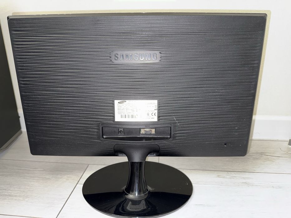 Продам монитор.