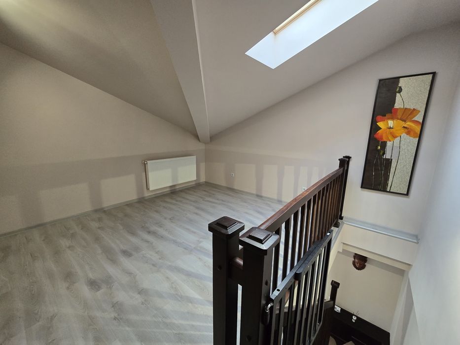 Duplex 3 camere pe doua niveluri cu o suprafață de 100 m2