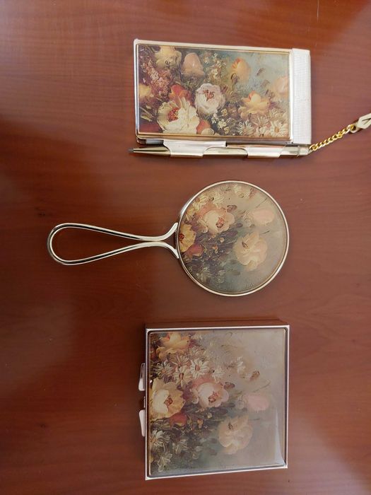 Set vintage oglinda, carnetel cu creion si caseta medicamente
