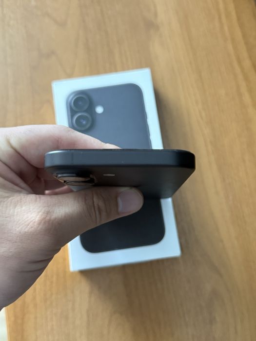 Продается iphone 16, идеал емкость 100%