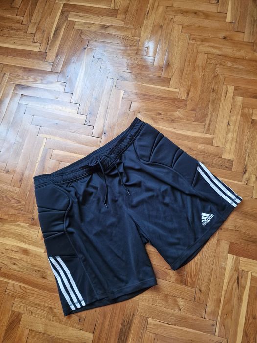 Страхотни мъжки къси футболни панталони ADIDAS размер 2XL