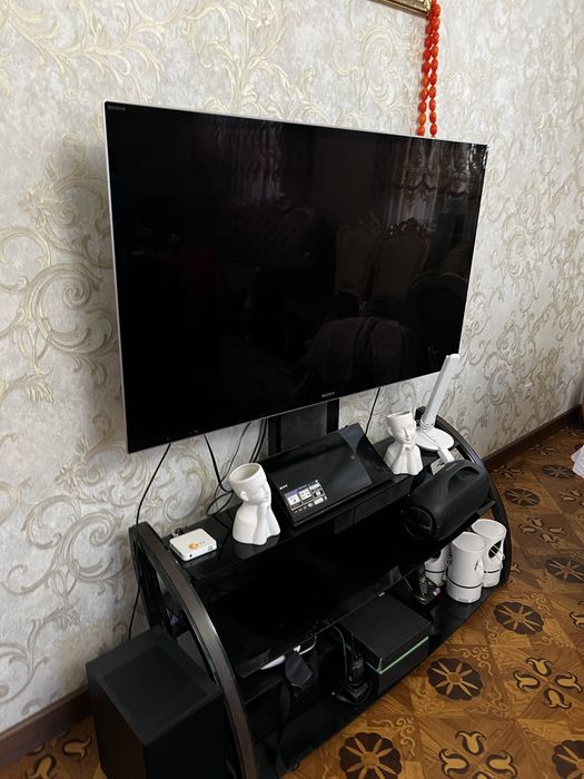 Телевизор с подставкой