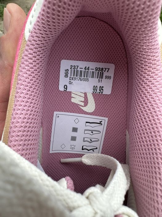 Adidasi nike noi 40,5