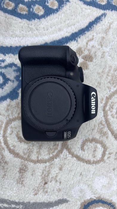 Canon EOS2000D с сумкой
