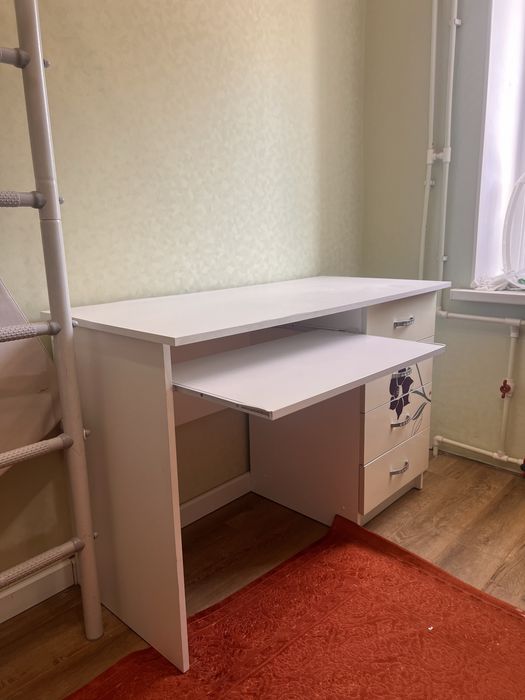 Продам Письменный стол