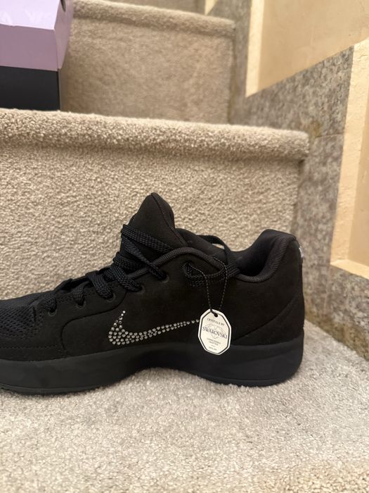 adidasi nike ja 2 swarovski.  originali , noi cu cutie , marimea 42