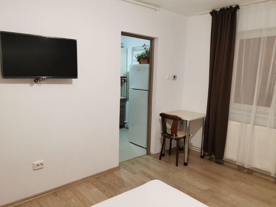 Proprietar închiriez garsonieră