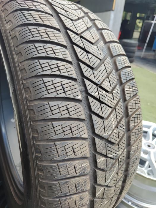 4 бр зимни 255/60/18 Pirelli