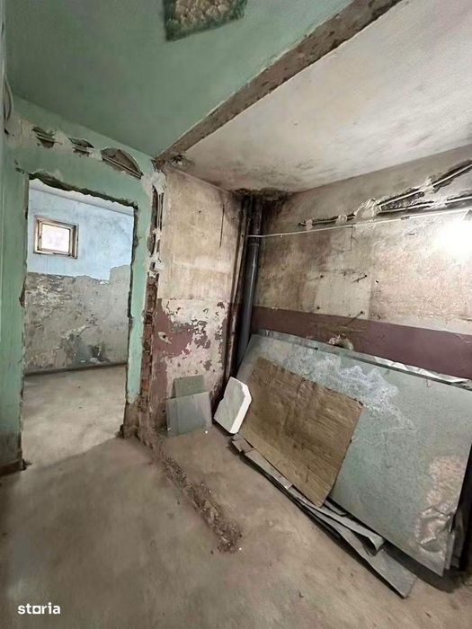 De vanzare apartament 3 camere si balcon, 70mp, zona buna, pret 55000e