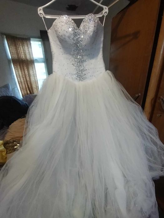 Булчински рокли.