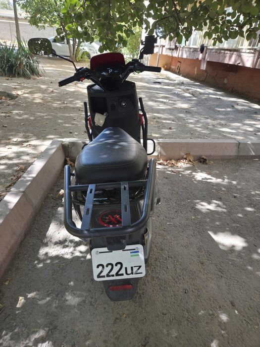 Продам электро скутер новый AIMA