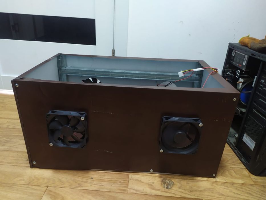 Корпуса, каркас, риг для майнинг фермы