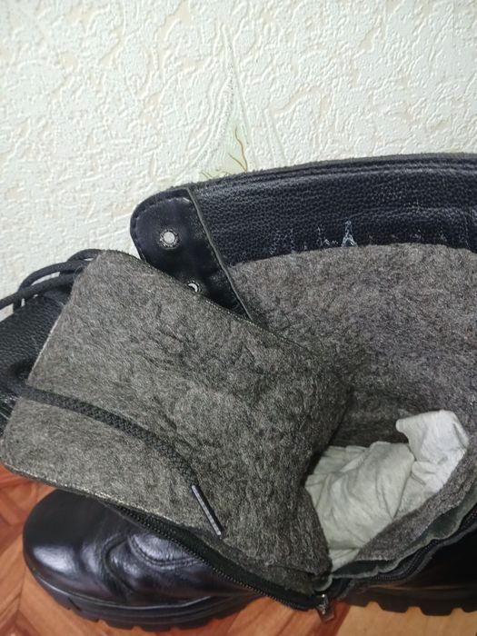 Продам кожанные сапоги