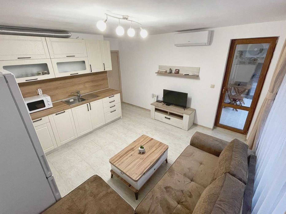 Дава се под наем Двустаен апартамент в Бургас, Братя Миладинови - 56 кв.м за 510 € - Снимка #1