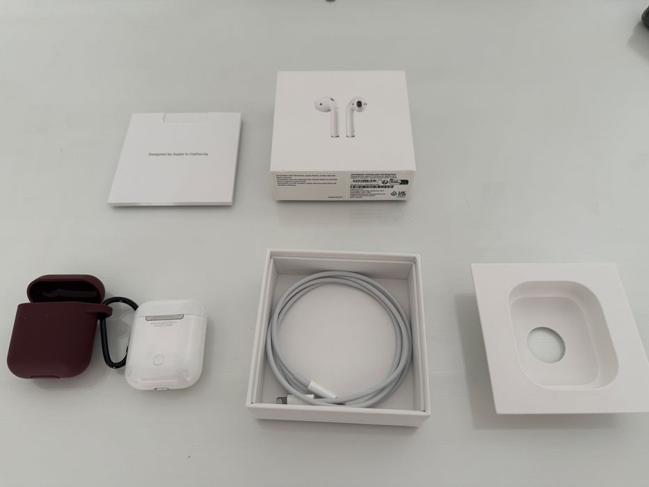 Apple AirPods 2 originale + cutie + cablu Lightning nou + husă silicon