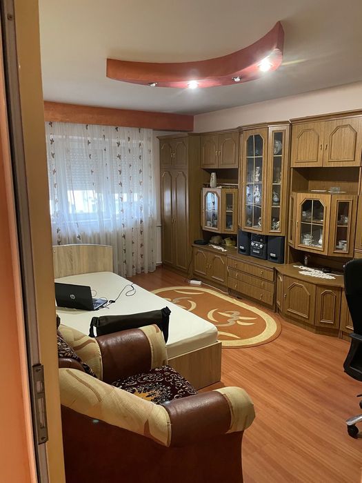 Inchirierez apartament cu 2 camere Decomandat Cornitoiu