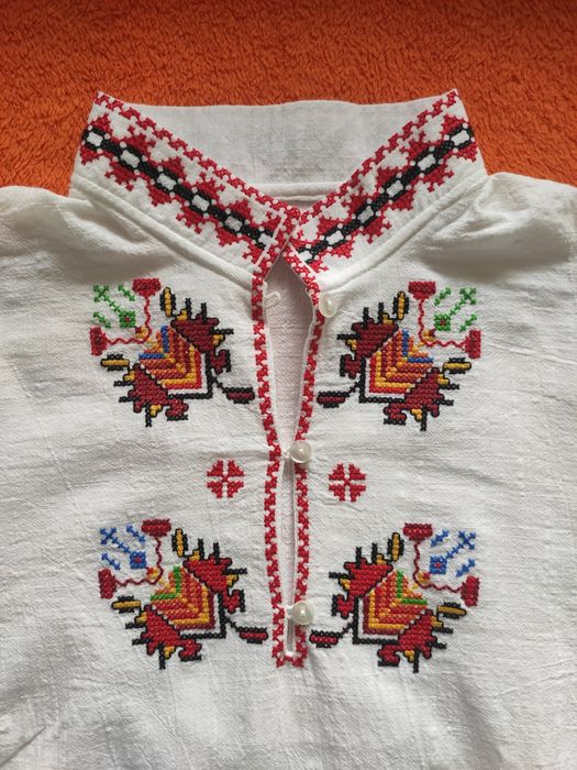 Дамска риза с шевици (S размер)