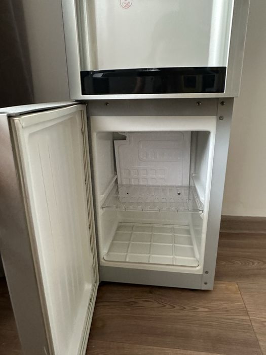 Диспенсер-кулер для воды