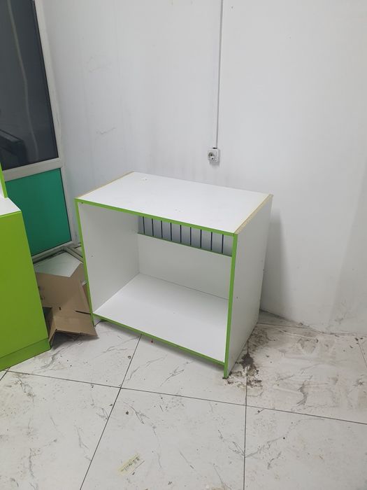 Шкафы с полочкой