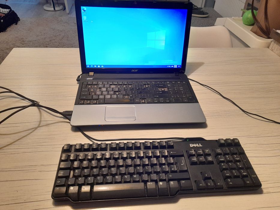 Laptop ACER E1-531 i3