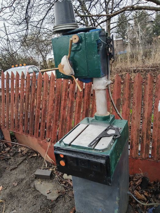 Mașina de găurit cu coloana electrica românească cu viteze
