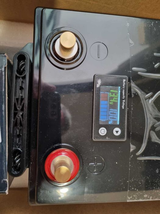 Baterie LiFePo4 12V, 350 Ah, BMS integrat și încărcător