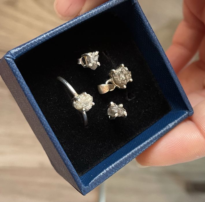 Set argint cu diamante naturale brute