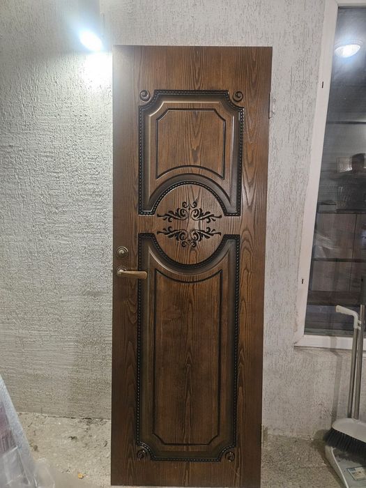 Продам две двери без короба, недорого