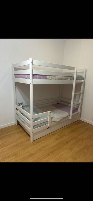Двухъярусная кровать