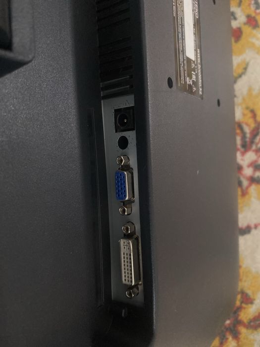 Монитор  со шнуром