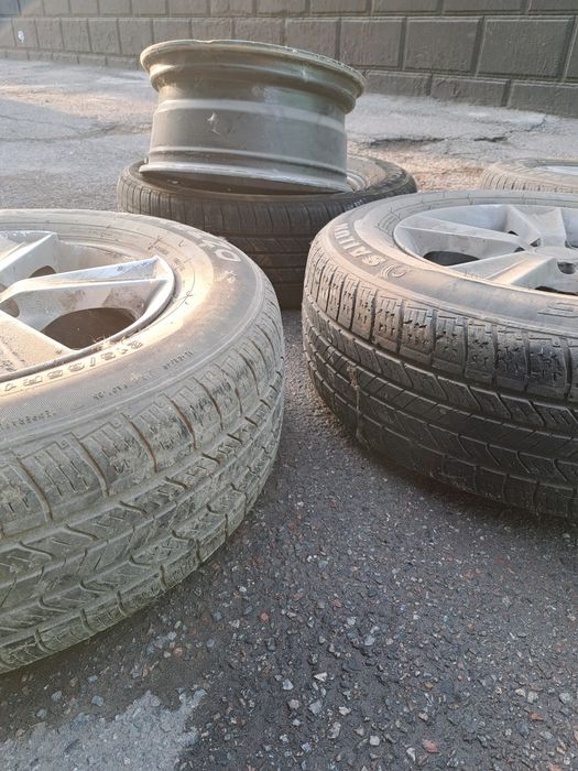 Диски с шинами 215/65R16 5x100