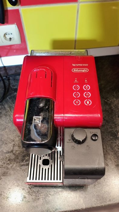 Espressor Delonghi Lattissima touch capsule Nespresso