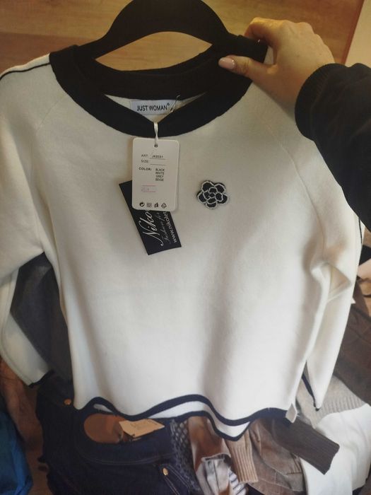 Блузи в бяло и сиво